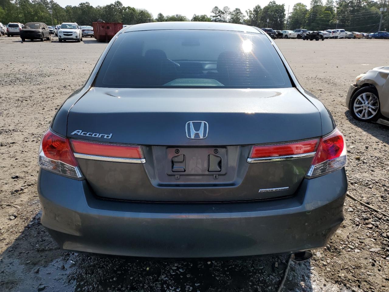 Photo 5 VIN: 1HGCP2F62BA003688 - HONDA ACCORD 