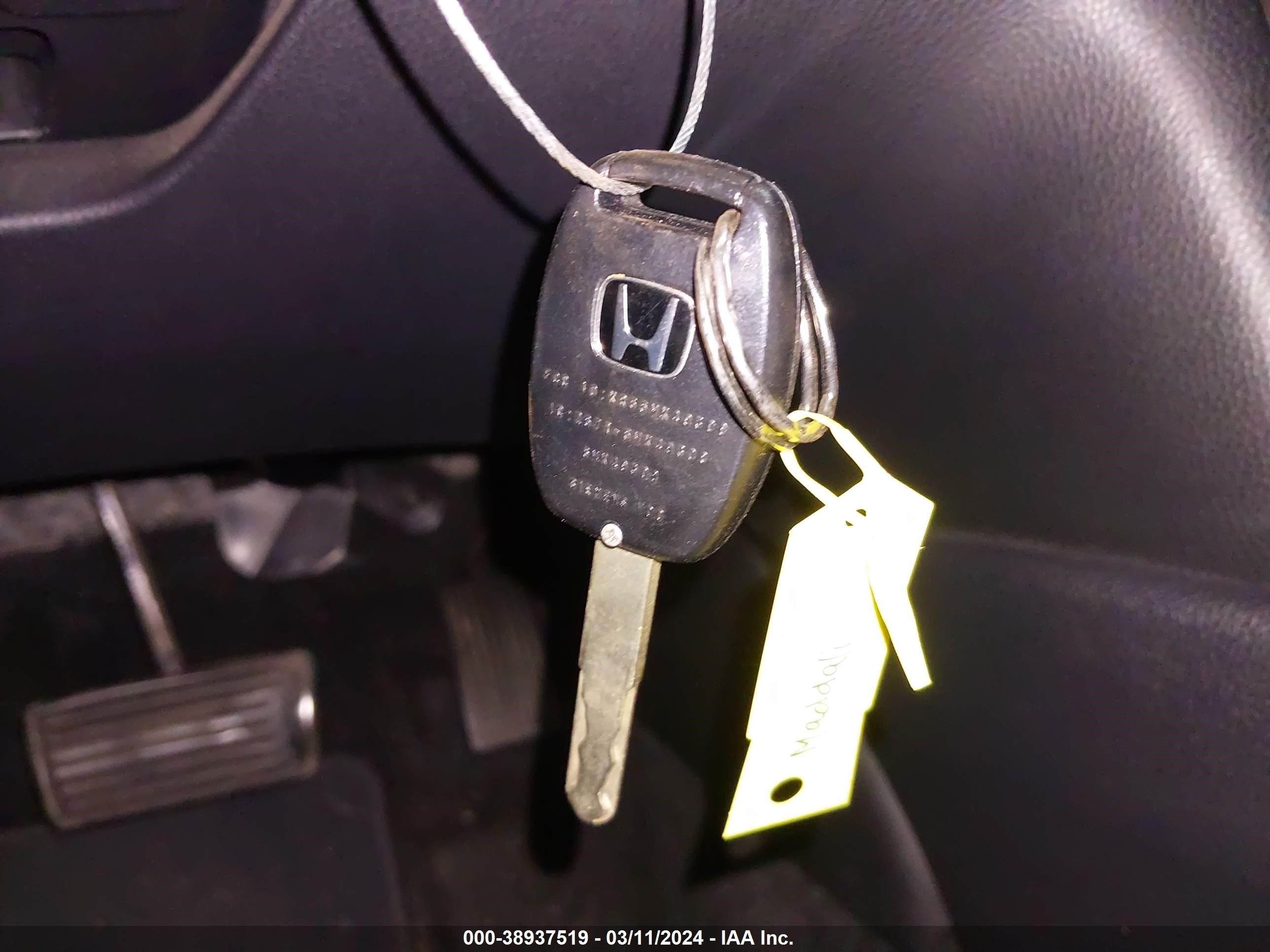 Photo 10 VIN: 1HGCP2F62BA117089 - HONDA ACCORD 