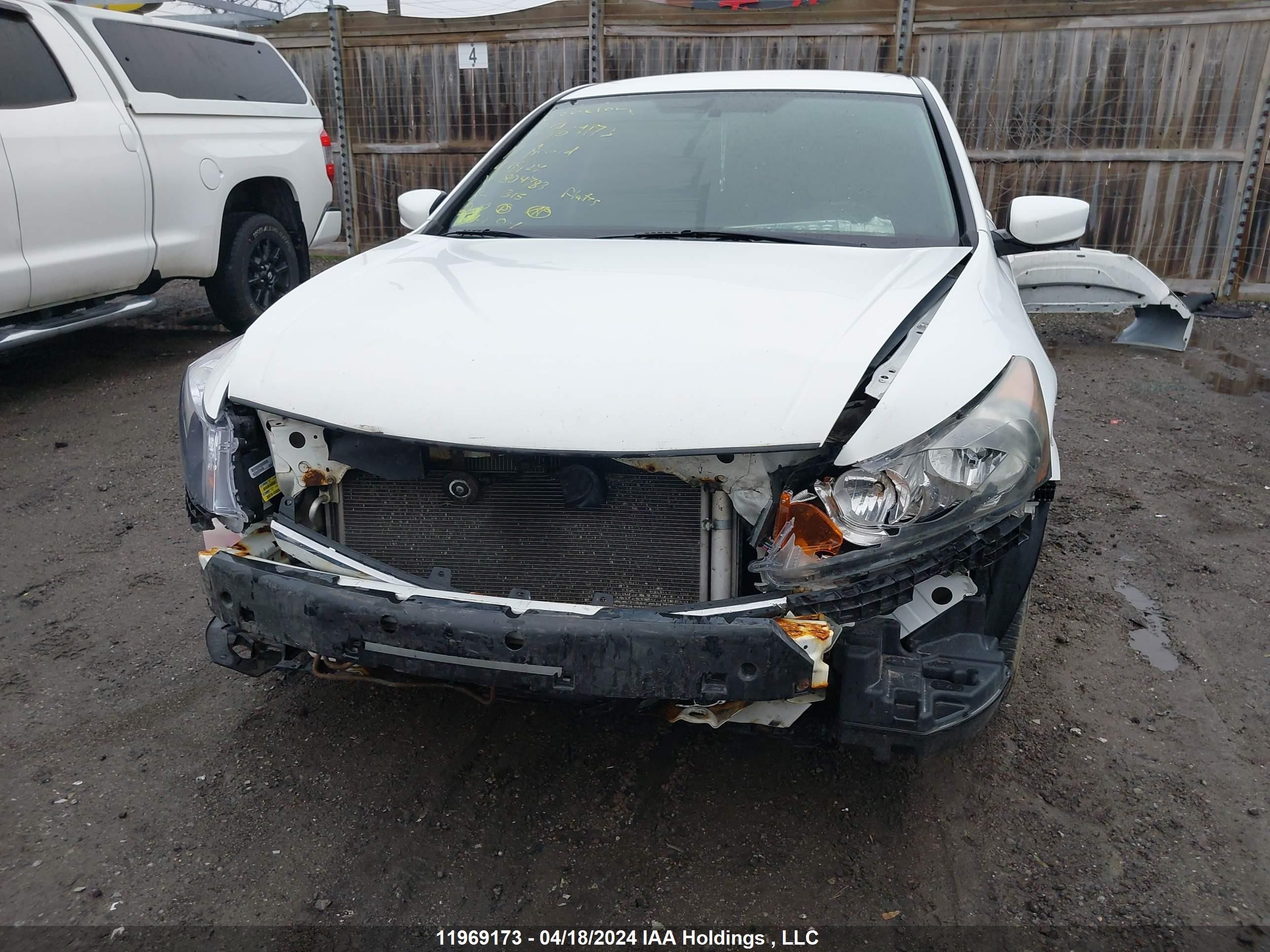 Photo 12 VIN: 1HGCP2F62BA804783 - HONDA ACCORD 