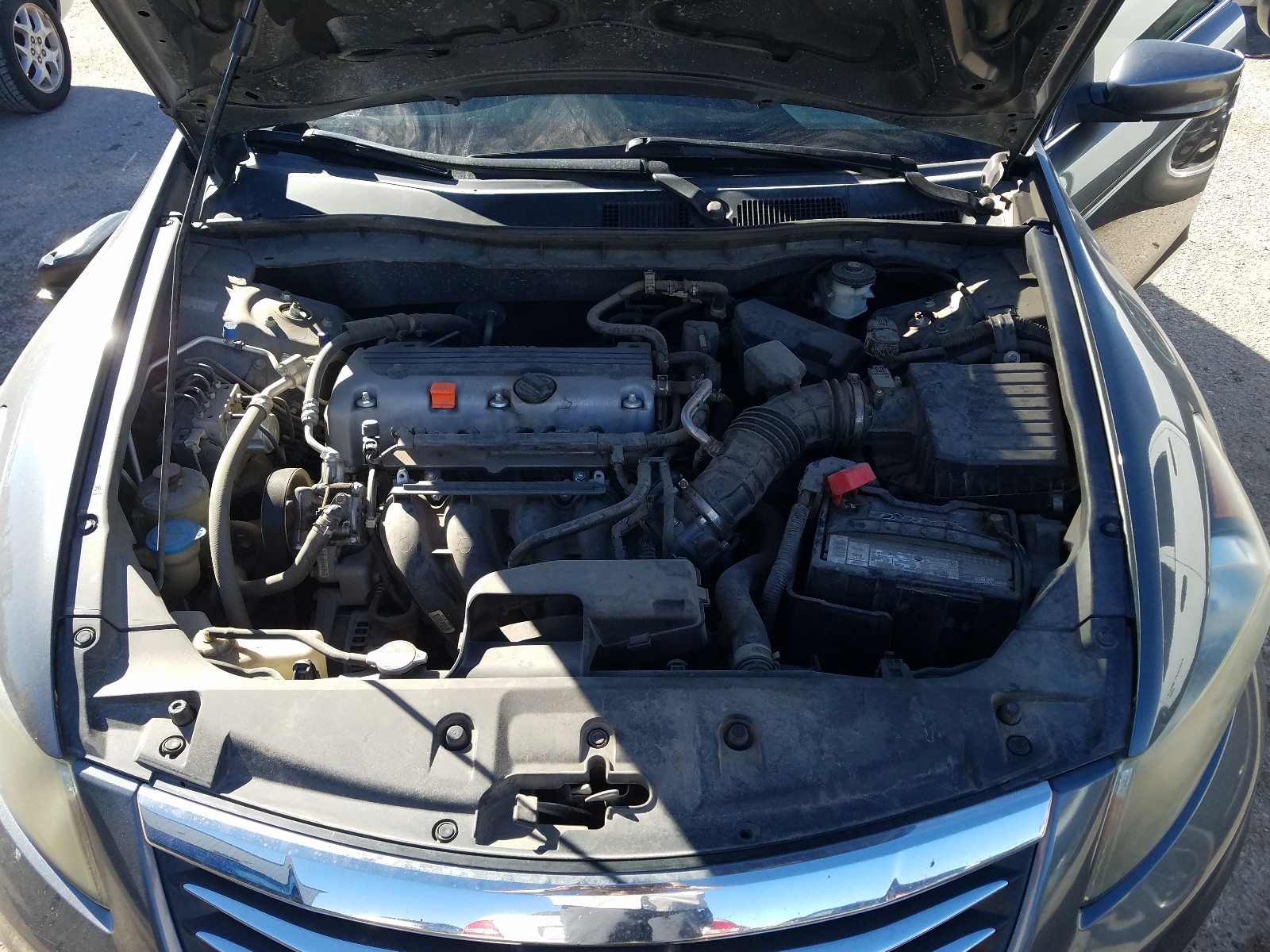 Photo 6 VIN: 1HGCP2F62CA104344 - HONDA ACCORD SE 