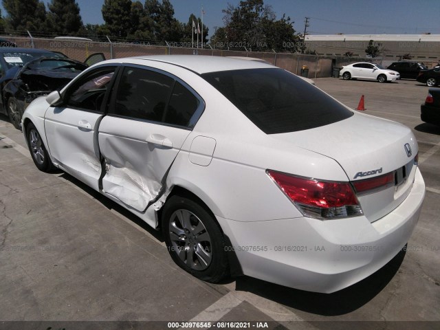 Photo 2 VIN: 1HGCP2F62CA211135 - HONDA ACCORD SDN 