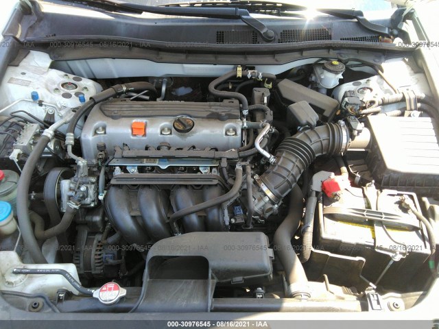 Photo 9 VIN: 1HGCP2F62CA211135 - HONDA ACCORD SDN 