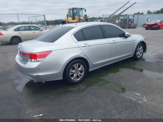 Photo 3 VIN: 1HGCP2F62CA241266 - HONDA ACCORD SDN 