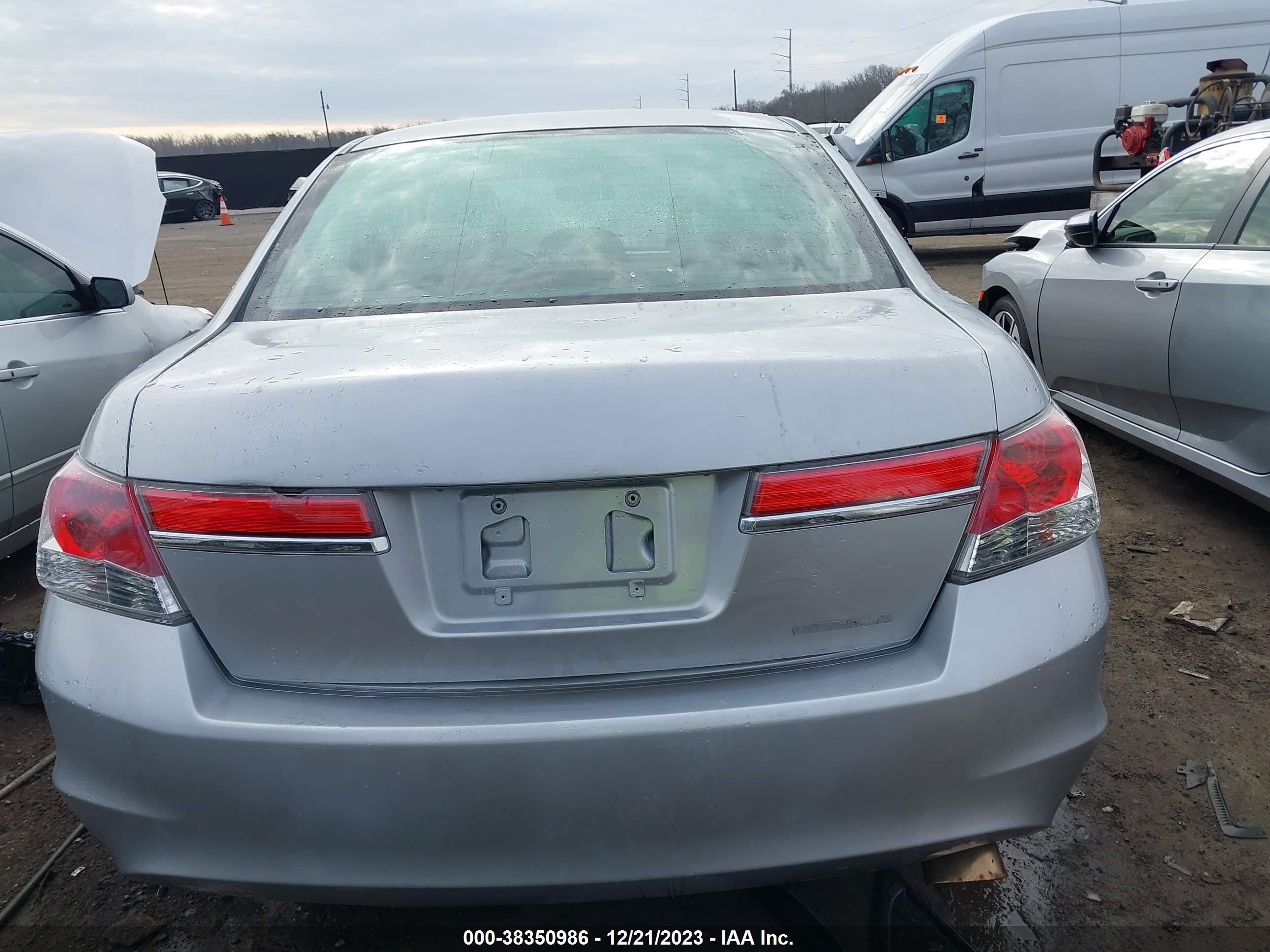 Photo 16 VIN: 1HGCP2F63BA031290 - HONDA ACCORD 