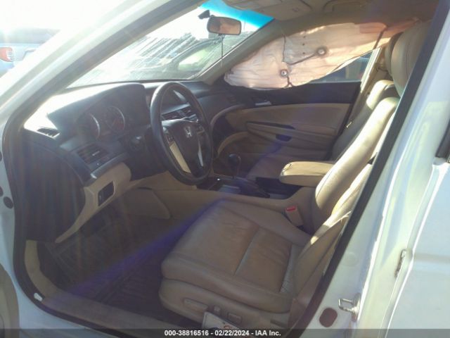 Photo 4 VIN: 1HGCP2F63BA035338 - HONDA ACCORD 