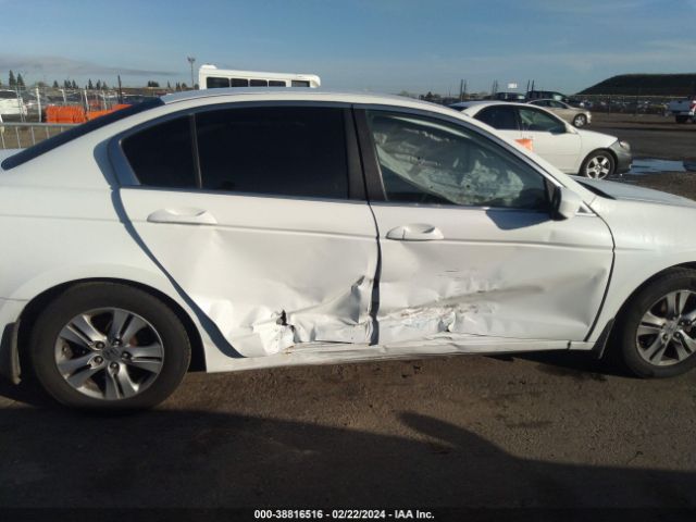 Photo 5 VIN: 1HGCP2F63BA035338 - HONDA ACCORD 