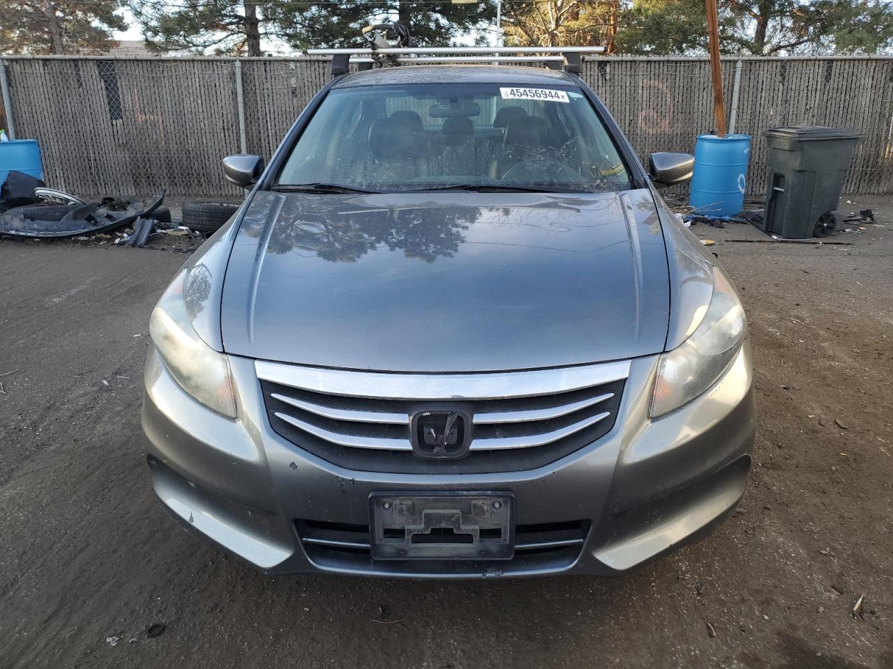 Photo 4 VIN: 1HGCP2F63BA041849 - HONDA ACCORD 