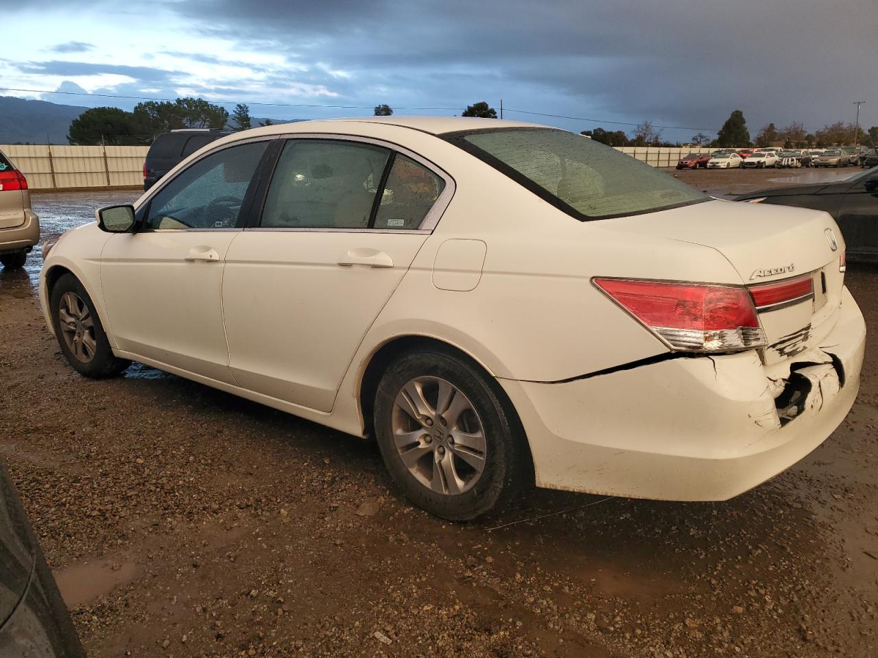 Photo 1 VIN: 1HGCP2F63BA082143 - HONDA ACCORD 