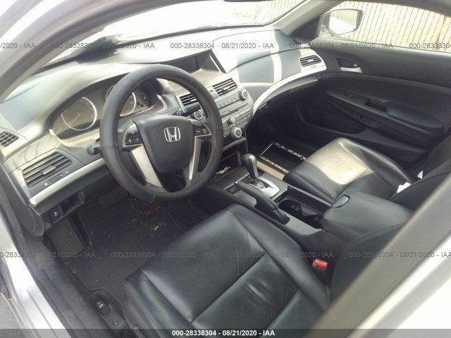 Photo 4 VIN: 1HGCP2F63BA107901 - HONDA ACCORD SDN 