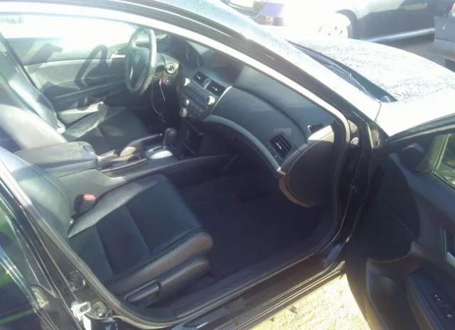 Photo 4 VIN: 1HGCP2F63BA122771 - HONDA ACCORD SDN 