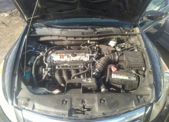 Photo 9 VIN: 1HGCP2F63BA122771 - HONDA ACCORD SDN 