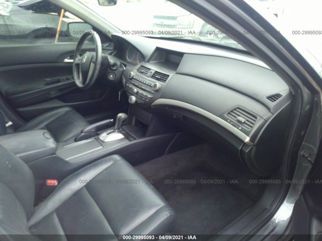 Photo 4 VIN: 1HGCP2F63BA138680 - HONDA ACCORD SDN 