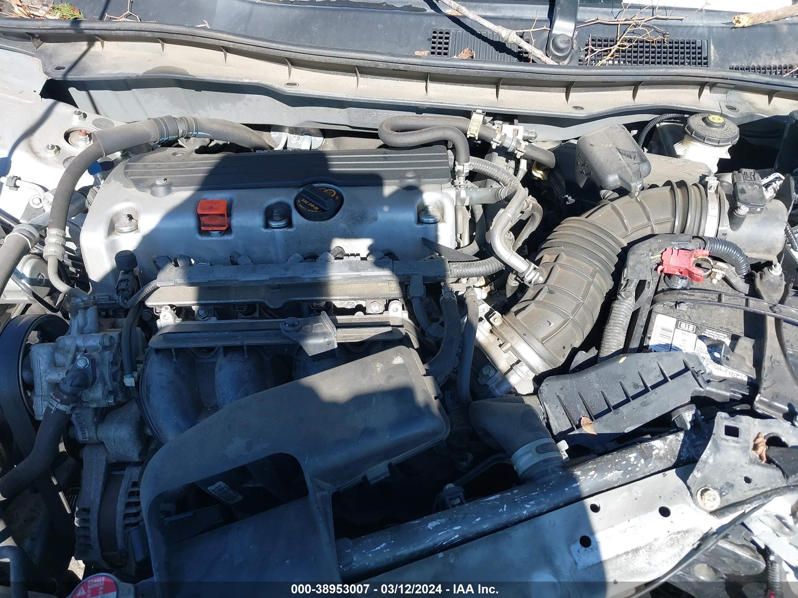 Photo 9 VIN: 1HGCP2F63BA153888 - HONDA ACCORD 