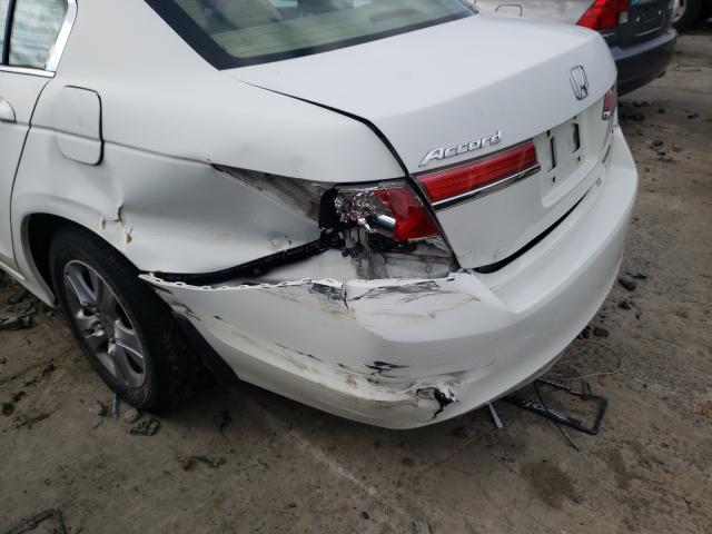 Photo 8 VIN: 1HGCP2F63CA018816 - HONDA ACCORD SE 