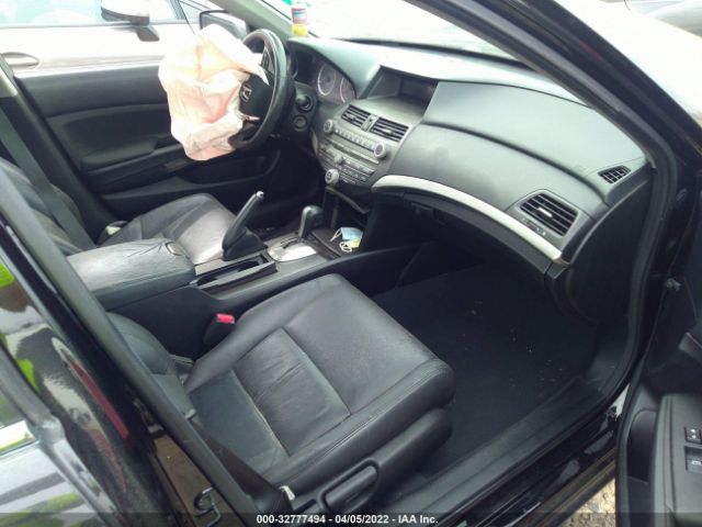 Photo 4 VIN: 1HGCP2F63CA028052 - HONDA ACCORD SDN 