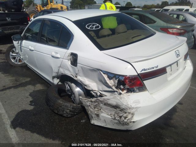 Photo 2 VIN: 1HGCP2F63CA099767 - HONDA ACCORD SDN 