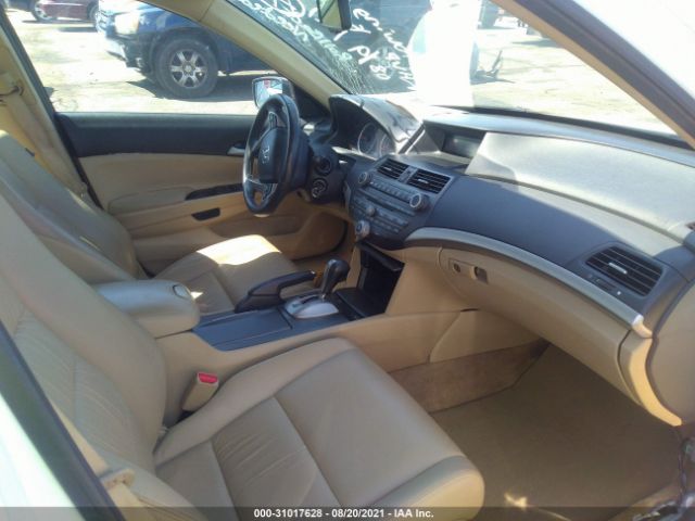 Photo 4 VIN: 1HGCP2F63CA099767 - HONDA ACCORD SDN 