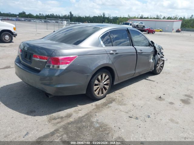 Photo 3 VIN: 1HGCP2F63CA152886 - HONDA ACCORD 