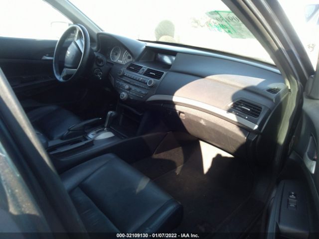 Photo 4 VIN: 1HGCP2F63CA157635 - HONDA ACCORD SDN 