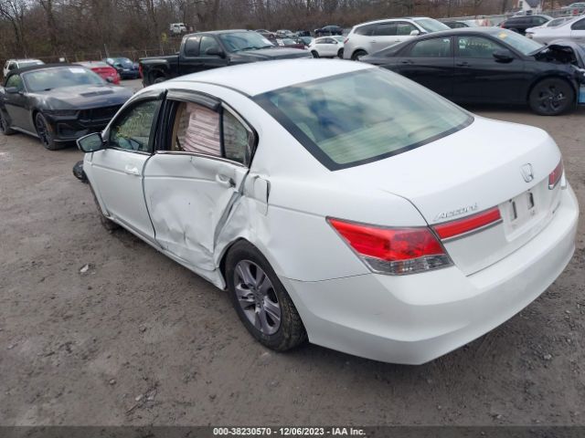 Photo 2 VIN: 1HGCP2F63CA228381 - HONDA ACCORD 