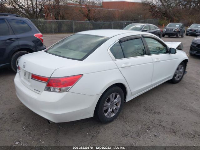 Photo 3 VIN: 1HGCP2F63CA228381 - HONDA ACCORD 