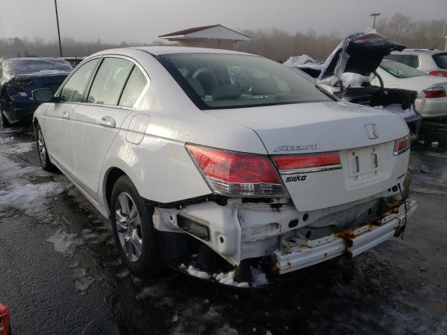 Photo 2 VIN: 1HGCP2F63CA240370 - HONDA ACCORD SE 