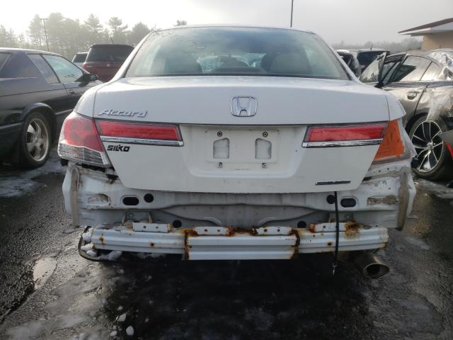 Photo 8 VIN: 1HGCP2F63CA240370 - HONDA ACCORD SE 