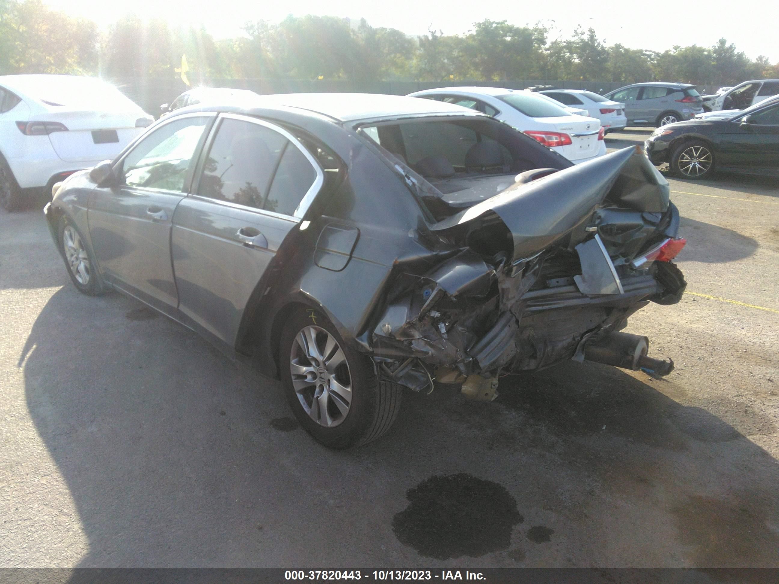 Photo 5 VIN: 1HGCP2F63CA245245 - HONDA ACCORD 