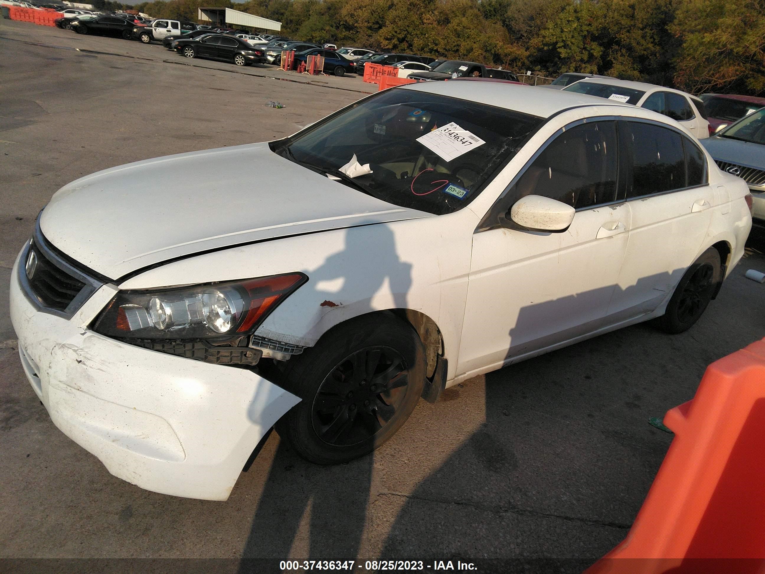 Photo 1 VIN: 1HGCP2F64BA050608 - HONDA ACCORD 