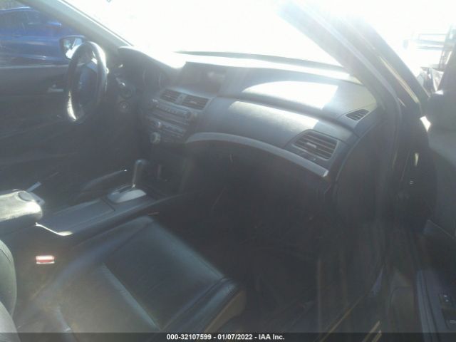 Photo 4 VIN: 1HGCP2F64BA063682 - HONDA ACCORD SDN 