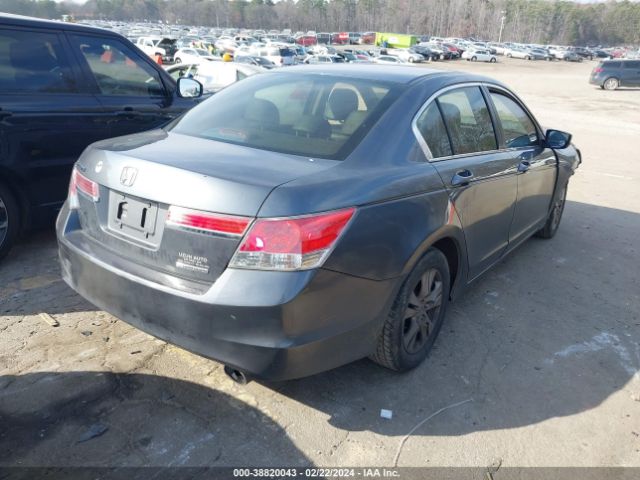 Photo 3 VIN: 1HGCP2F64BA125582 - HONDA ACCORD 