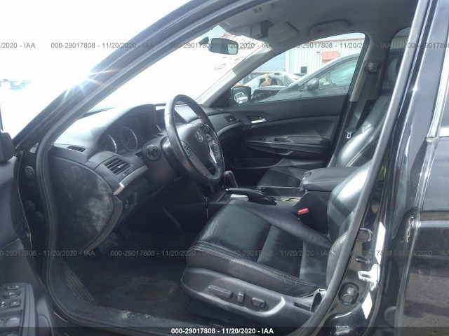 Photo 4 VIN: 1HGCP2F64BA136131 - HONDA ACCORD SDN 