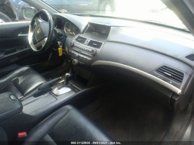 Photo 4 VIN: 1HGCP2F64BA138820 - HONDA ACCORD SDN 