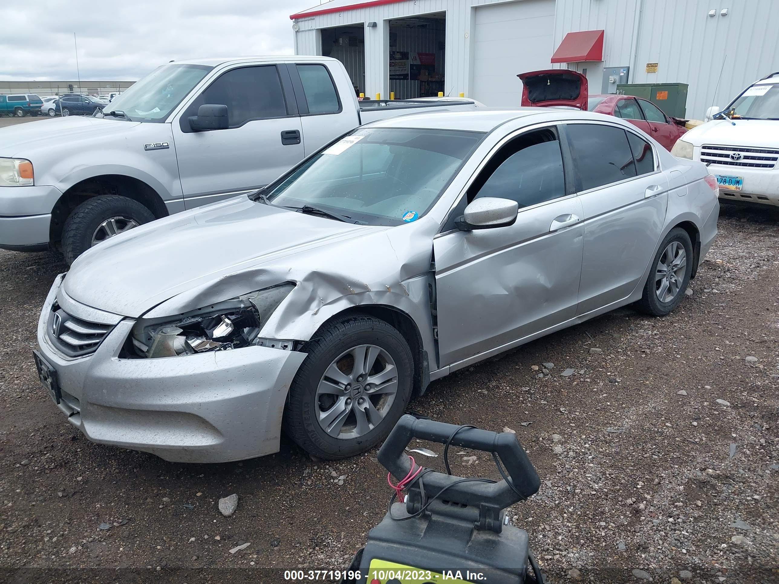 Photo 1 VIN: 1HGCP2F64BA147324 - HONDA ACCORD 