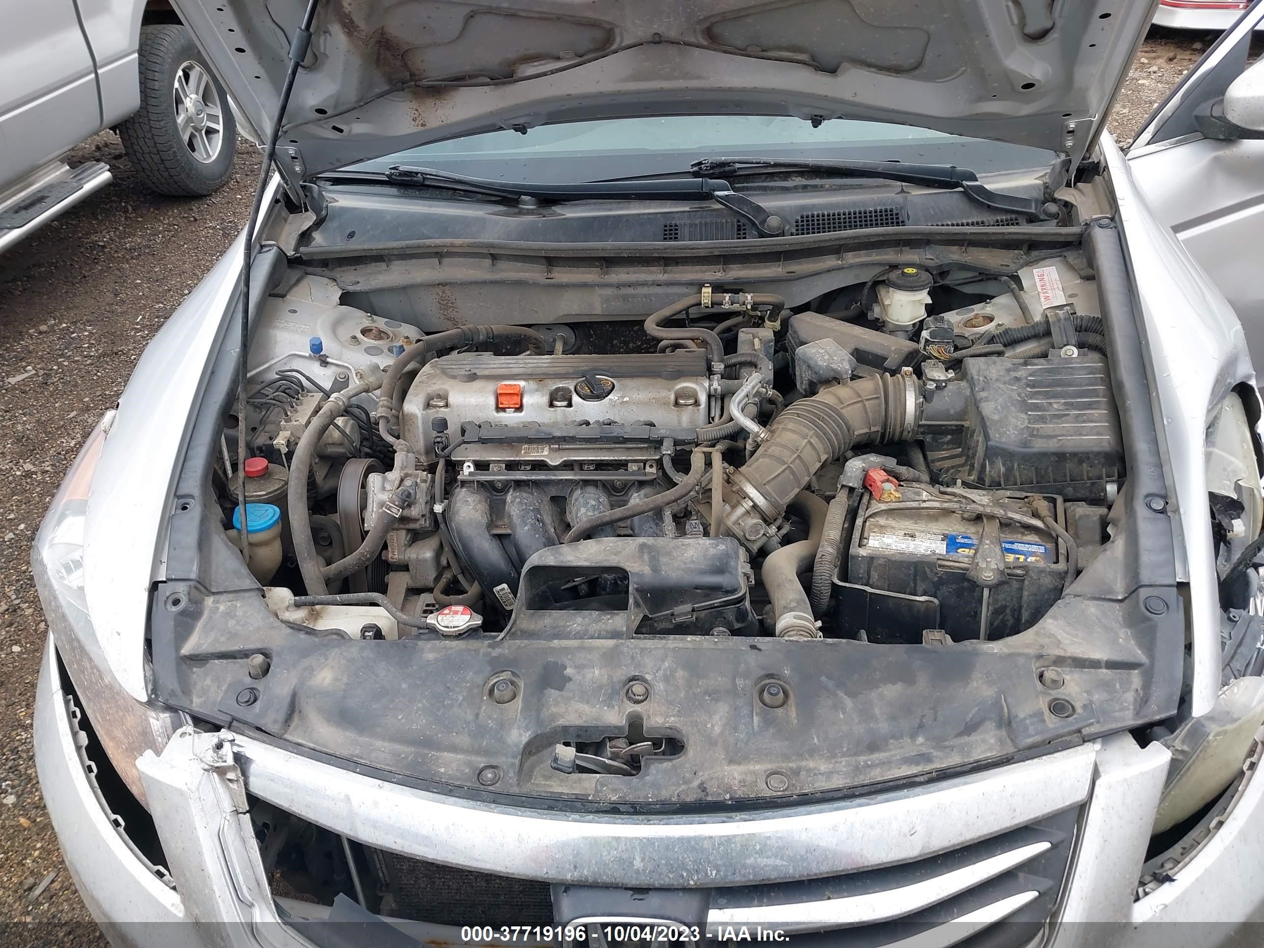 Photo 9 VIN: 1HGCP2F64BA147324 - HONDA ACCORD 