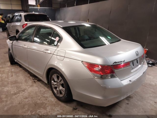 Photo 2 VIN: 1HGCP2F64CA028447 - HONDA ACCORD SE 