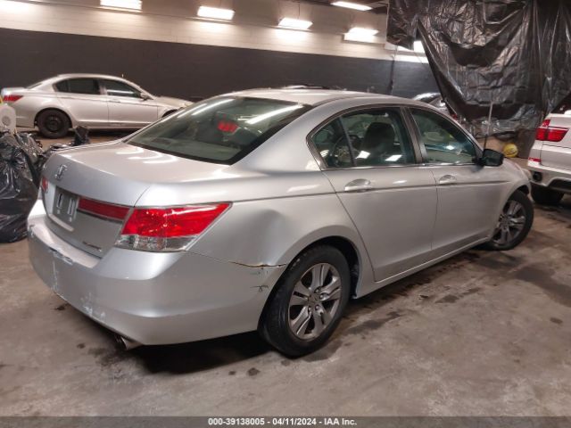 Photo 3 VIN: 1HGCP2F64CA028447 - HONDA ACCORD SE 