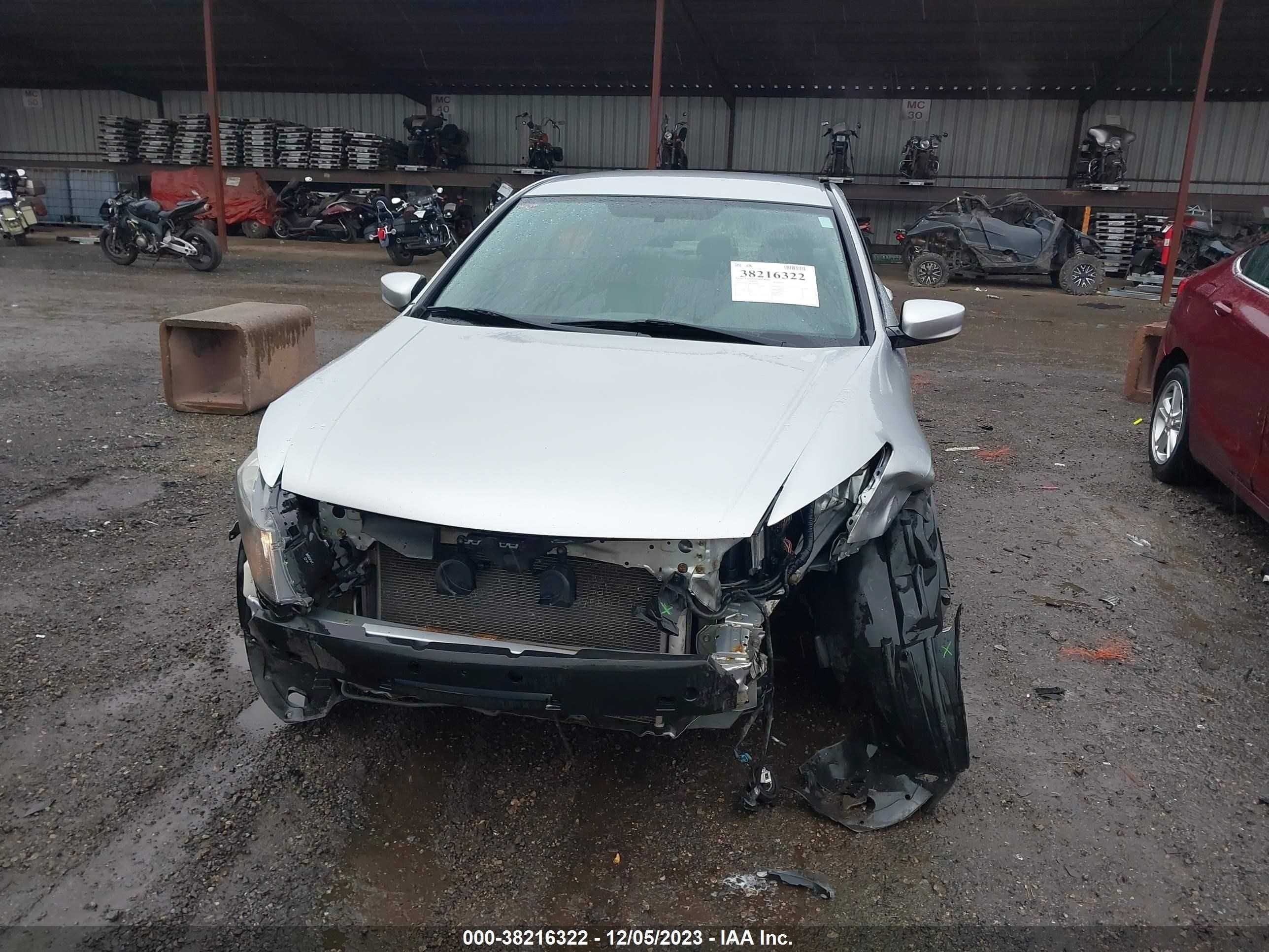 Photo 12 VIN: 1HGCP2F64CA220192 - HONDA ACCORD 