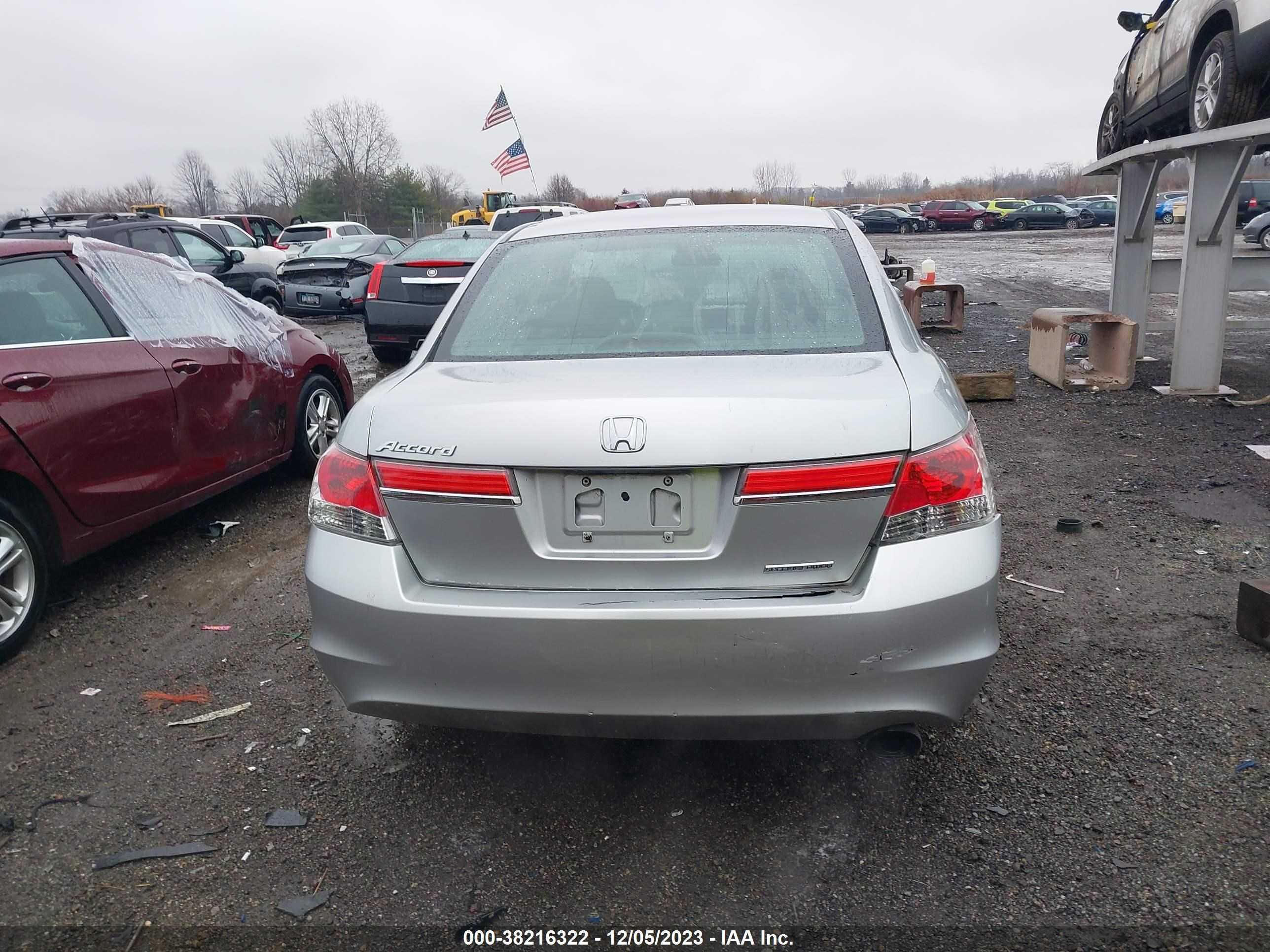 Photo 16 VIN: 1HGCP2F64CA220192 - HONDA ACCORD 