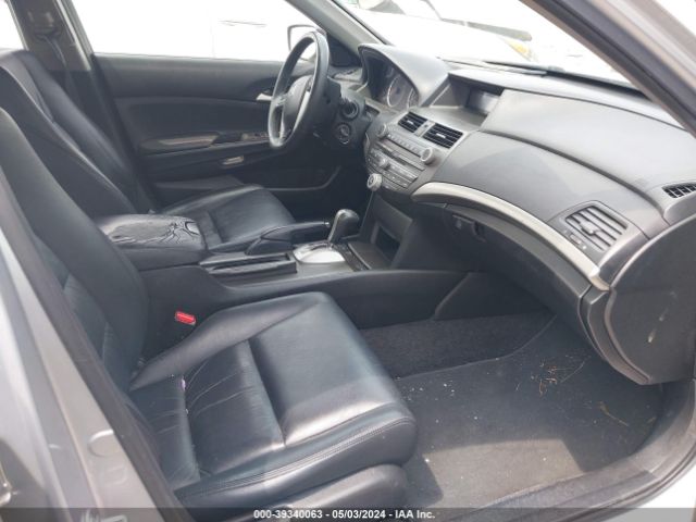 Photo 4 VIN: 1HGCP2F64CA227627 - HONDA ACCORD 