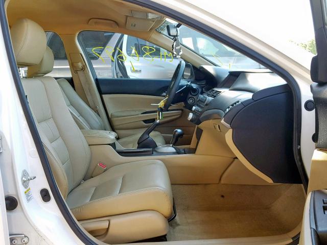 Photo 4 VIN: 1HGCP2F65BA048558 - HONDA ACCORD 