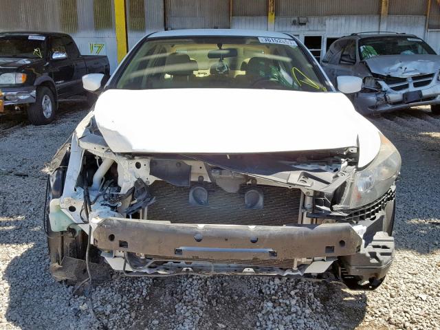 Photo 8 VIN: 1HGCP2F65BA048558 - HONDA ACCORD 