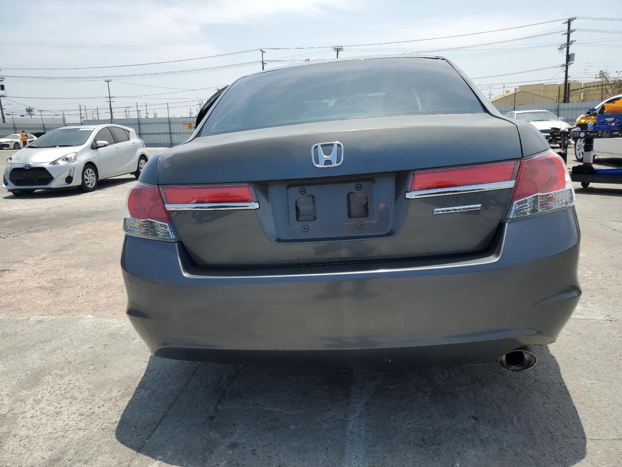 Photo 5 VIN: 1HGCP2F65BA107754 - HONDA ACCORD 