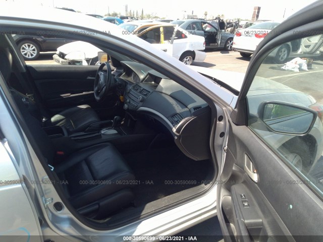 Photo 4 VIN: 1HGCP2F65BA107902 - HONDA ACCORD SDN 