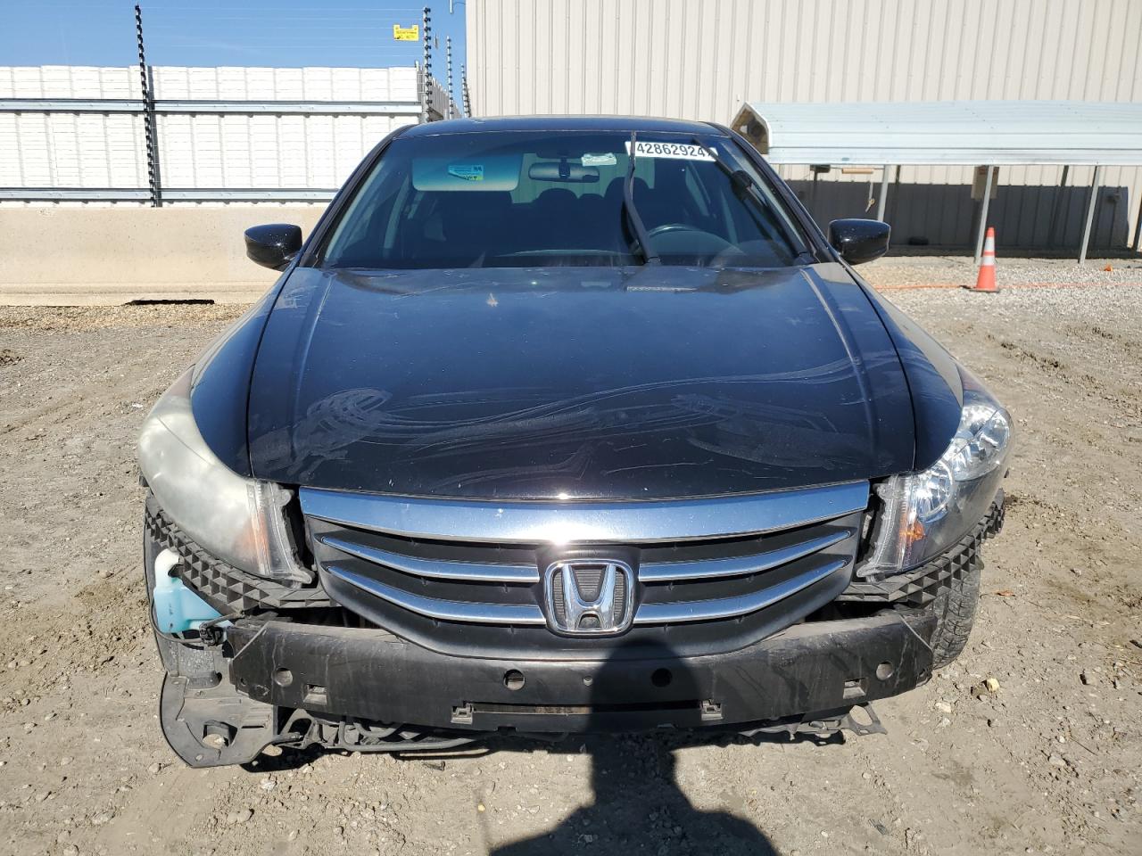 Photo 4 VIN: 1HGCP2F65CA026240 - HONDA ACCORD 