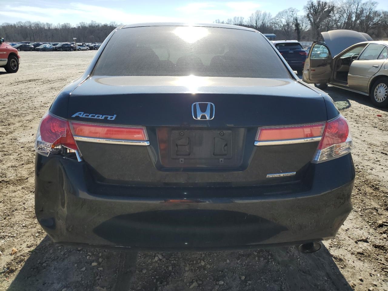 Photo 5 VIN: 1HGCP2F65CA026240 - HONDA ACCORD 