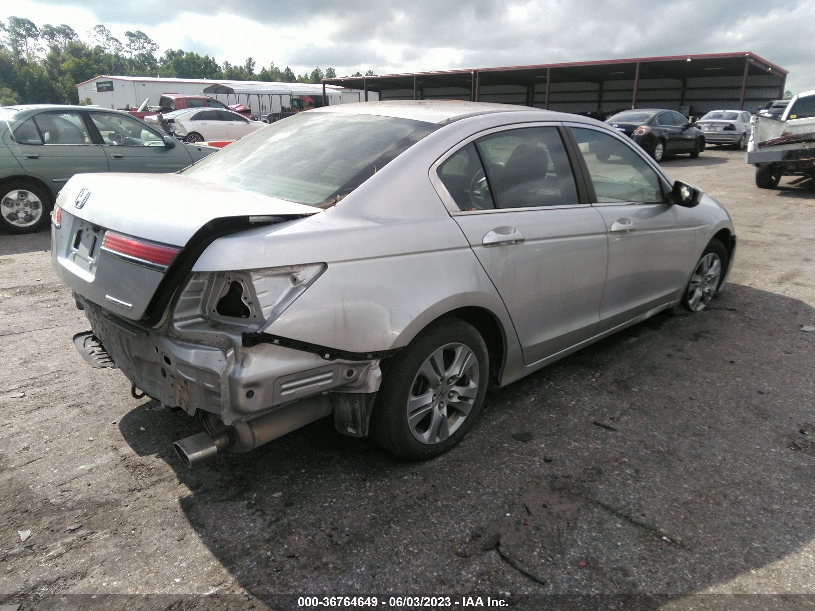 Photo 3 VIN: 1HGCP2F65CA066253 - HONDA ACCORD 