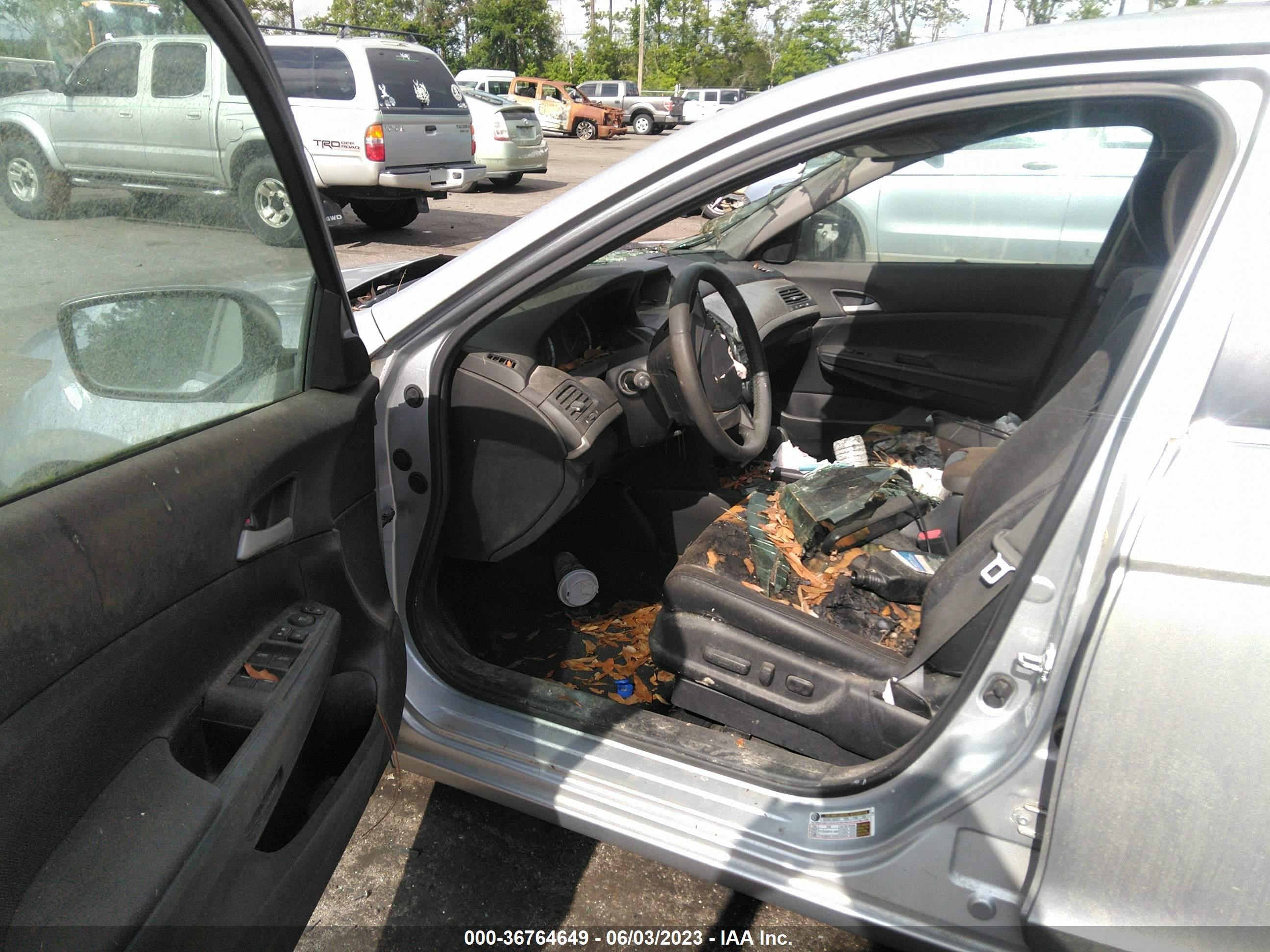 Photo 4 VIN: 1HGCP2F65CA066253 - HONDA ACCORD 