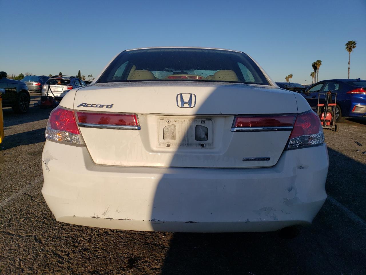 Photo 5 VIN: 1HGCP2F65CA087829 - HONDA ACCORD 