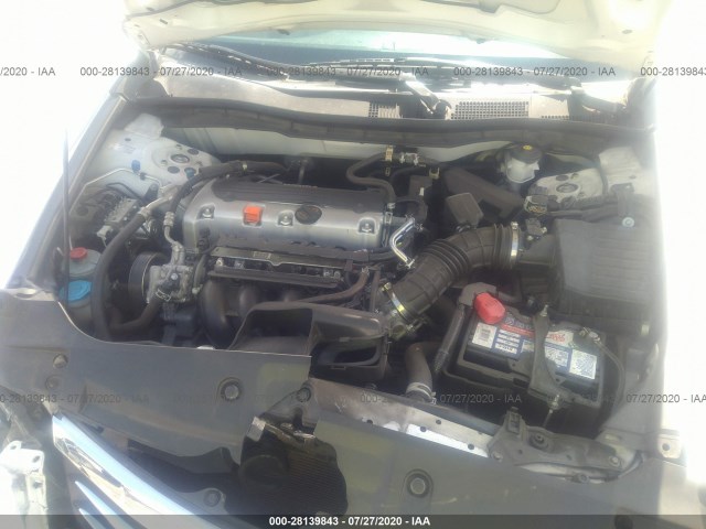 Photo 9 VIN: 1HGCP2F65CA131635 - HONDA ACCORD SDN 